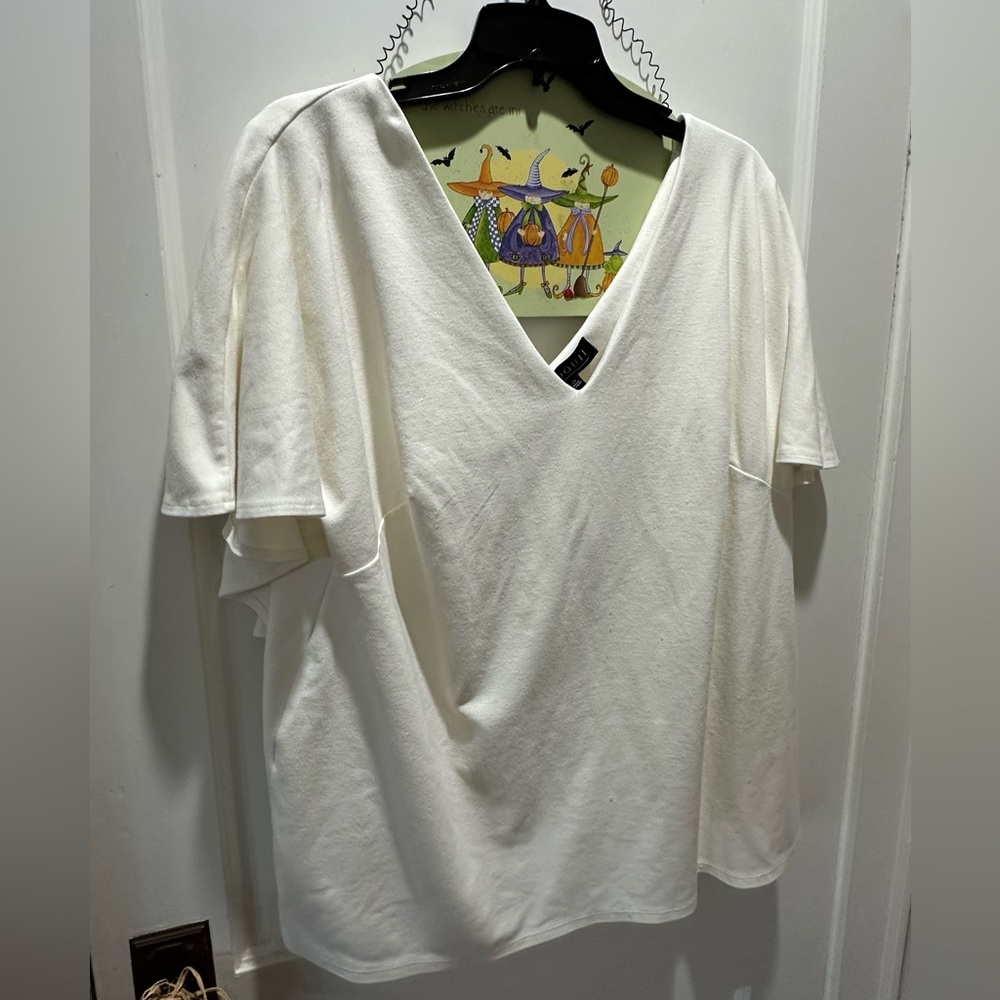 Eloquii Off-White V-Neck Top